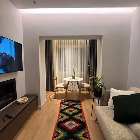 Chic With Pazari I Ri View Apartment
