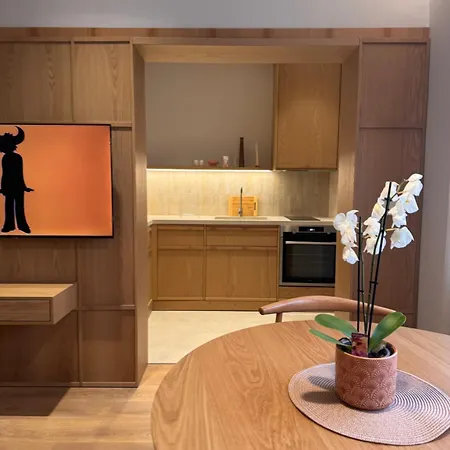 Chic With Pazari I Ri View Apartment