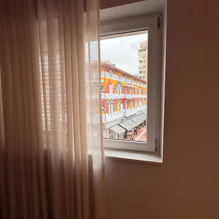 Chic With New Bazaar View