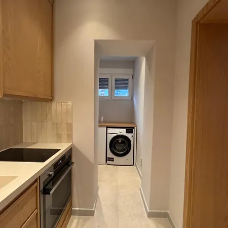 Daire Chic With New Bazaar View Tiran