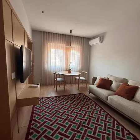 Chic With New Bazaar View