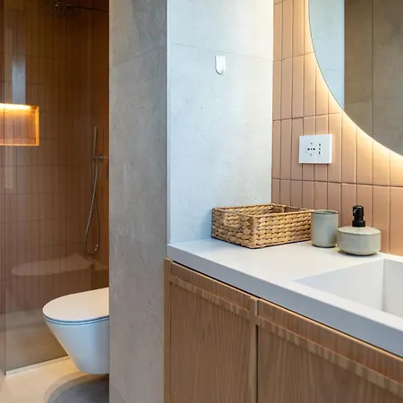 Lägenhet Chic With New Bazaar View Tirana