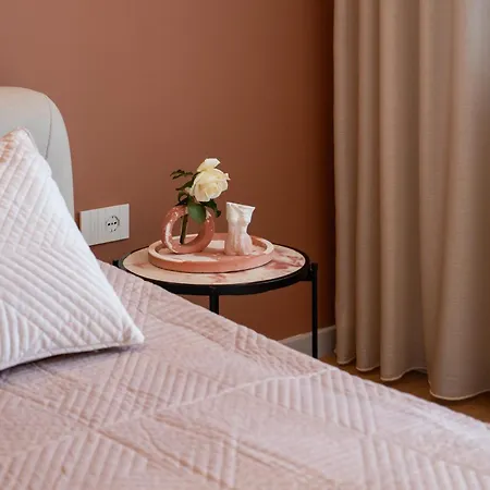 Daire Chic With New Bazaar View