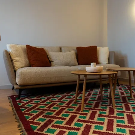 Lägenhet Chic With New Bazaar View Tirana