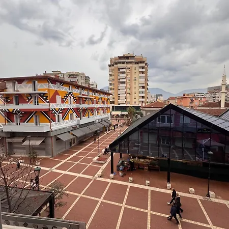 アパート Chic With New Bazaar View