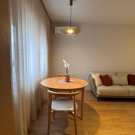 Chic With New Bazaar View * 티라나