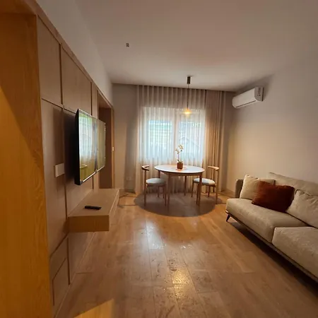Apartment Chic With New Bazaar View *