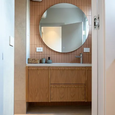 アパート Chic With New Bazaar View ティラナ