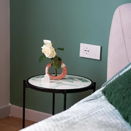 Chic With New Bazaar View * 티라나