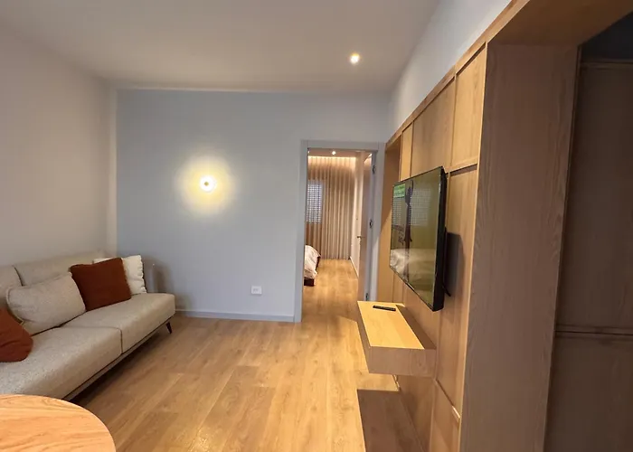 Chic With New Bazaar View דירה