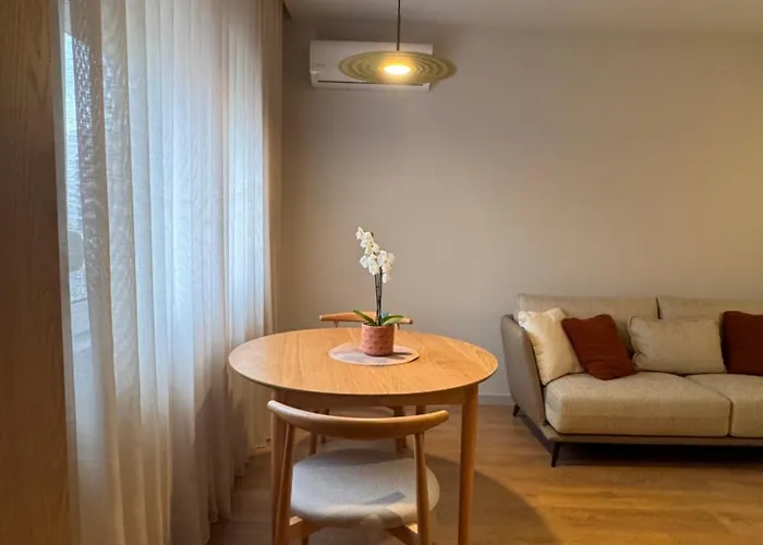 Chic With New Bazaar View * טיראנה