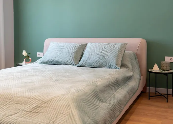 דירה Chic With New Bazaar View