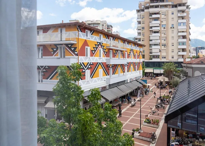 Chic With New Bazaar View דירה *