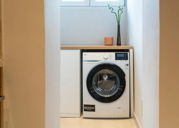 Chic With New Bazaar View דירה טיראנה