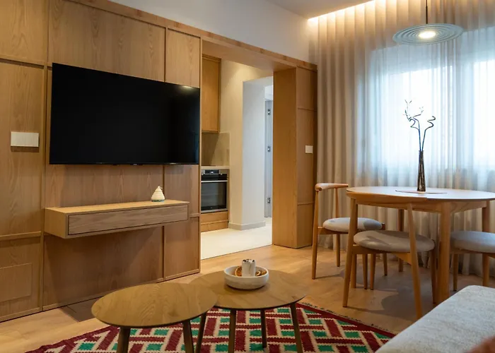 Chic With New Bazaar View דירה