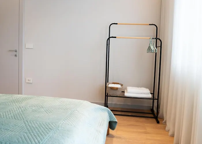 Chic With New Bazaar View דירה *