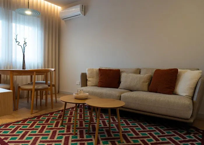 Chic With New Bazaar View טיראנה