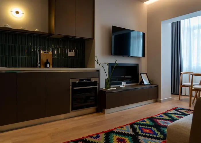 Chic With New Bazaar View דירה